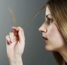 Perdita di capelli nelle donne